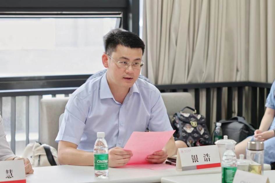 国内自拍
国内自拍
副书记银浩发言
